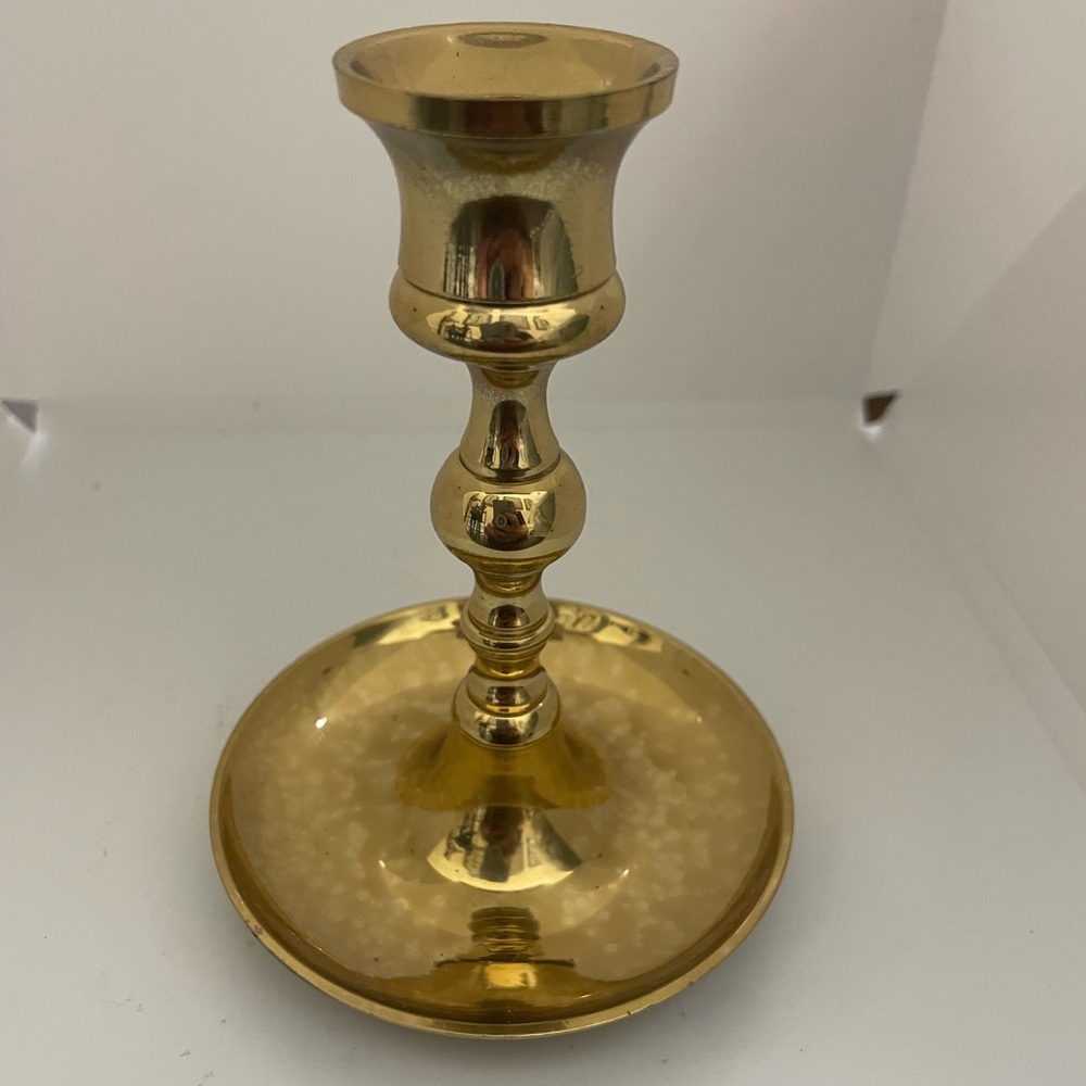 Vintage. Set of two Wingate solid brass candlesticks
